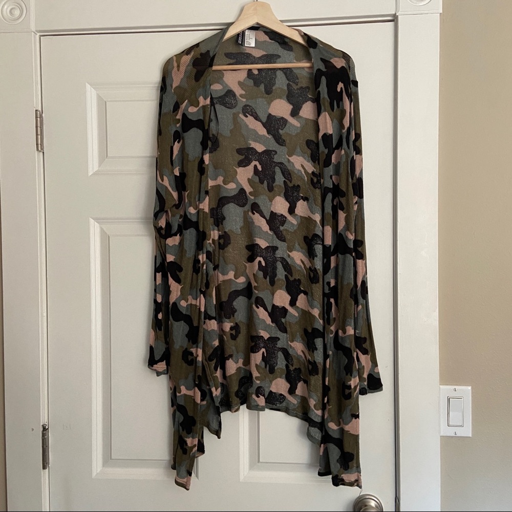 ⭐️Lightweight camo cardigan